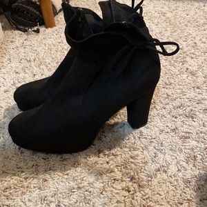Pump heel booties